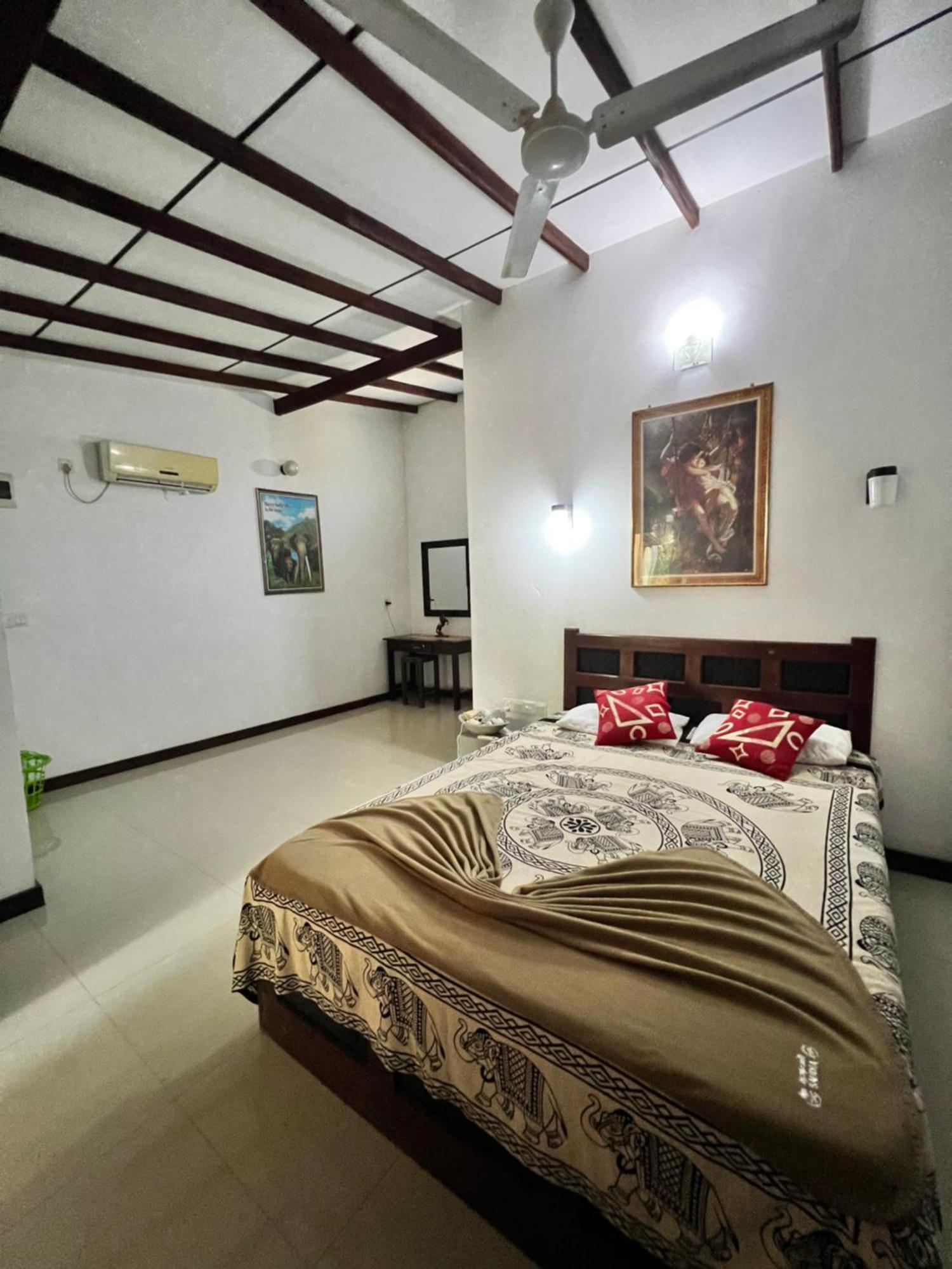 Sylvester Villa Hostel Негомбо Екстер'єр фото